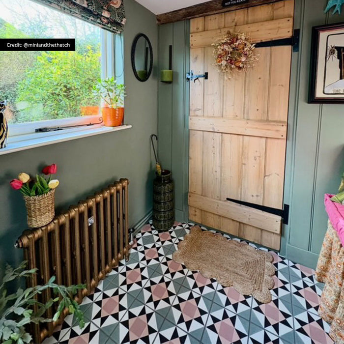 Farnham Manor Victorian Tile 20cm x 20cm