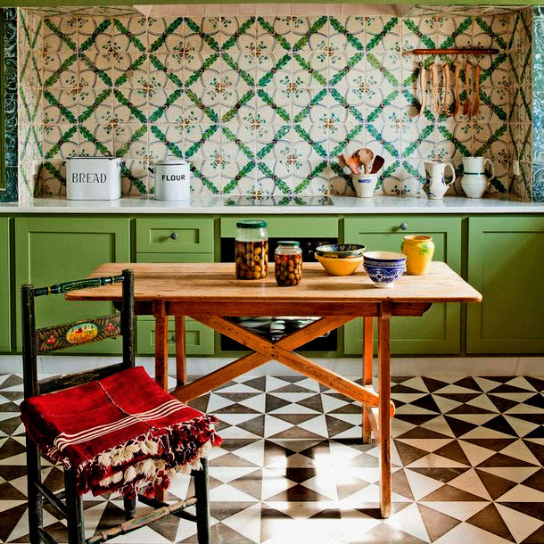 Harlequin Quarter Black 20cm x 20cm