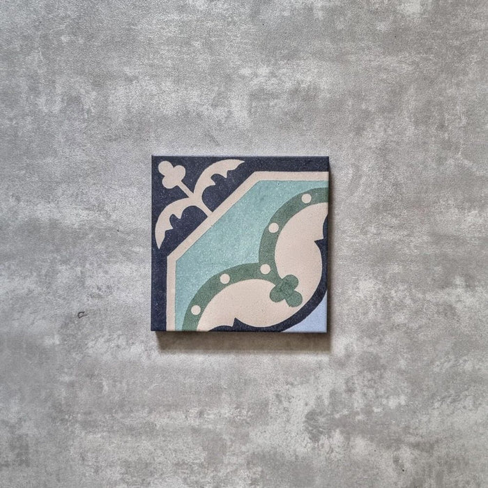 FULL TILE SAMPLE Goodwin Court 20cm x 20cm